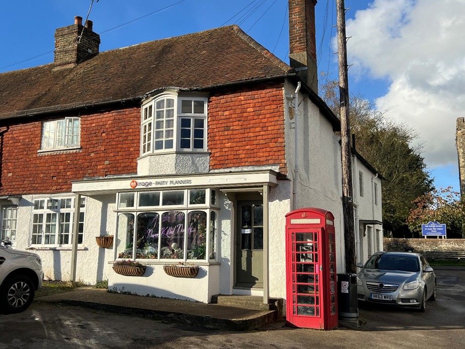 CLASS E PERIOD VILLAGE SHOP FOR SALE – BLETCHINGLEY HIGH STREET